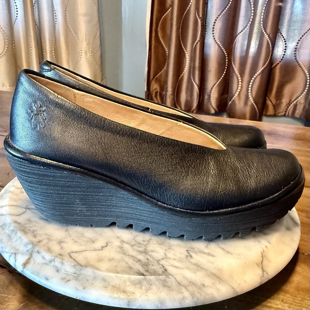Fly London Women Sz 8 EU 38 Yaz Leather Wedge Slip On Black Platform Shoes